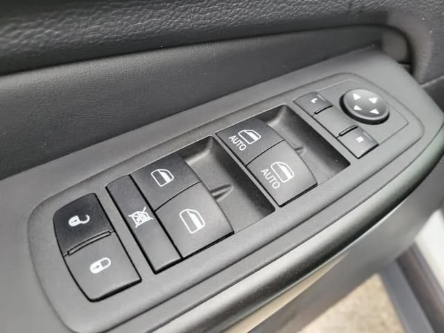 Used 2022 White Jeep Trailhawk 4x4 image 17