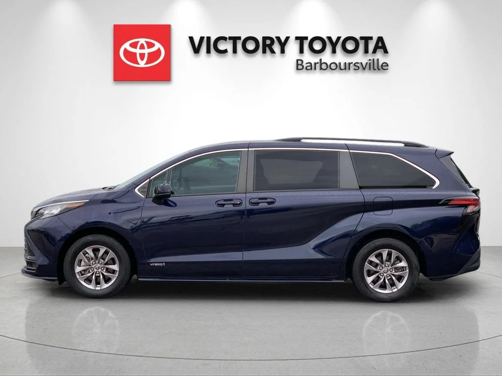 Used 2021  Toyota LE image 2