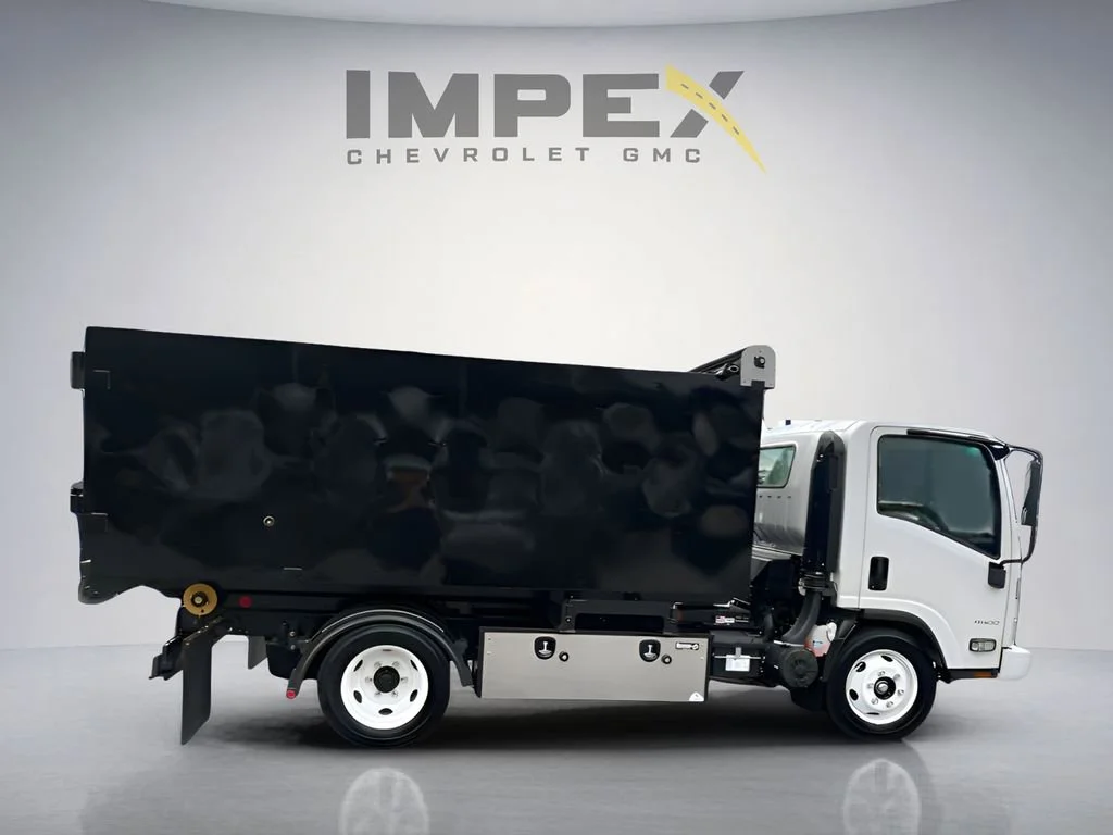 Used 2024 Arc White Chevrolet 1WT image 6