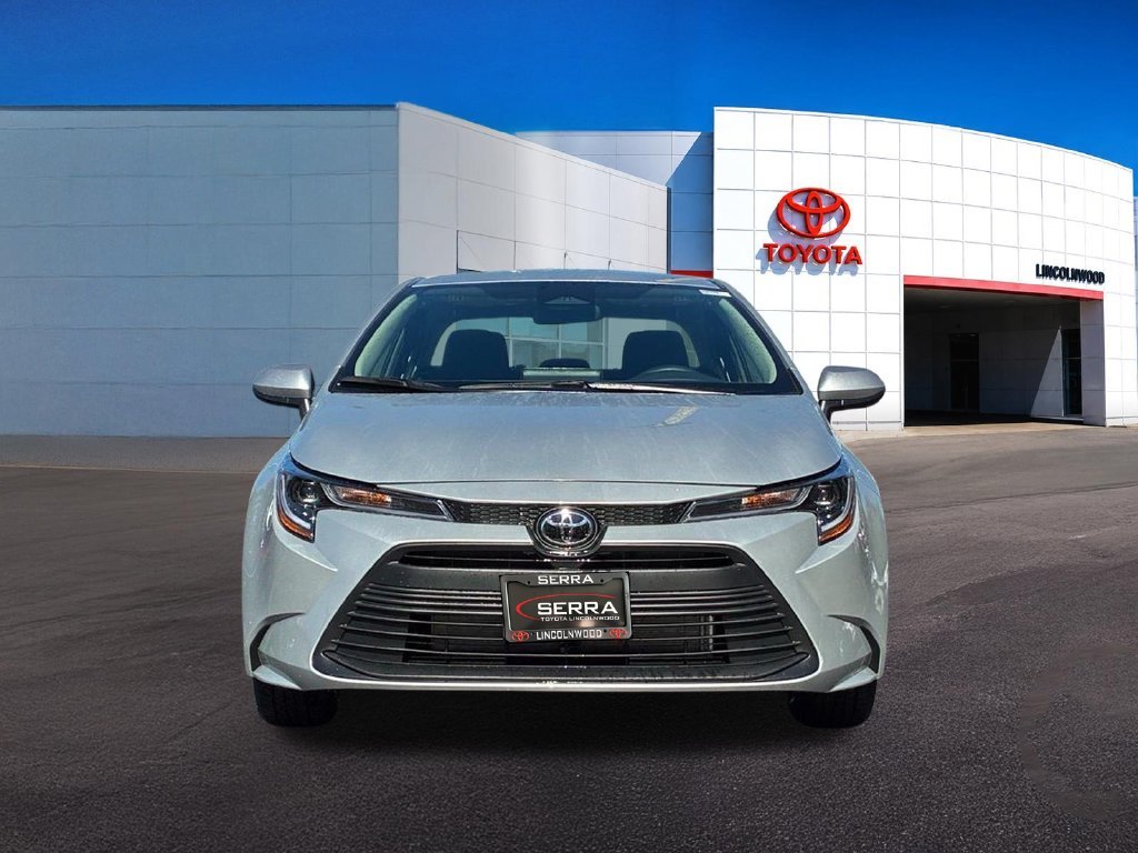 New 2027 Classic Silver Metallic Toyota LE image 4