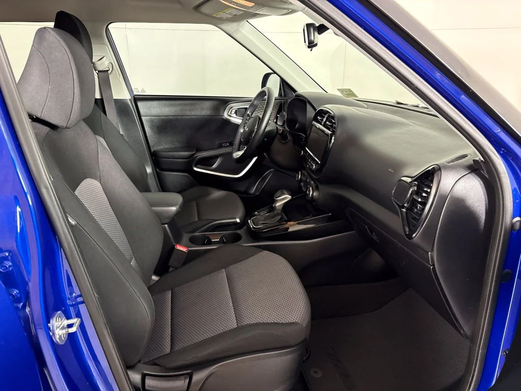 Used 2022 Blue Kia X-Line image 16