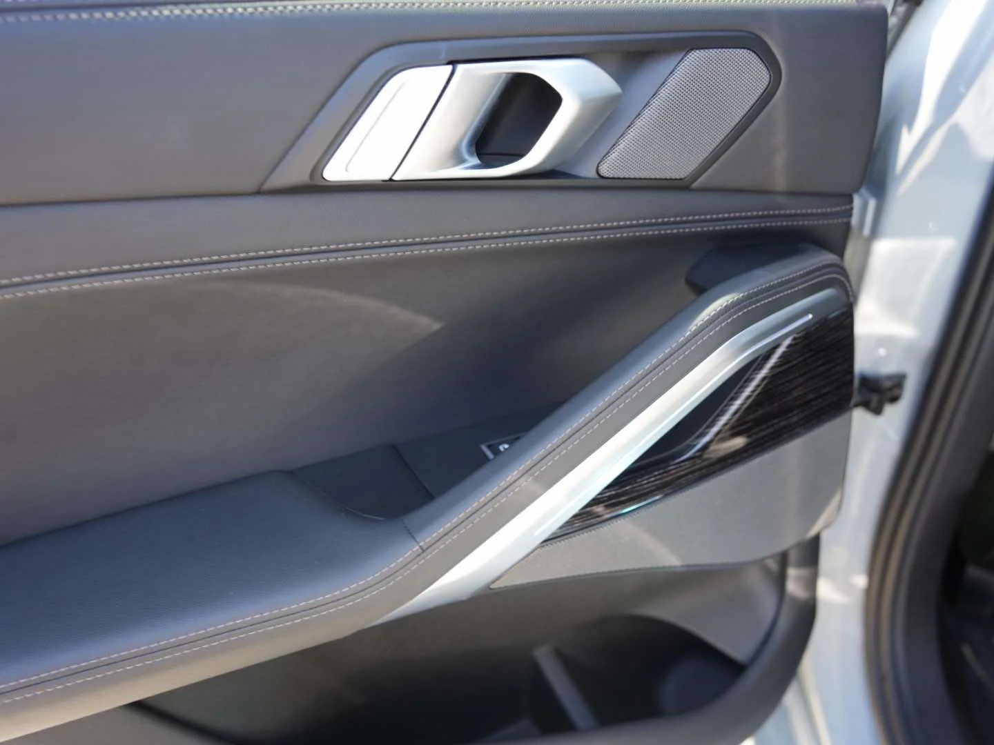 Certified Used 2025 Brooklyn Grey Metallic BMW xDrive40i Sports Activity Coupe image 9