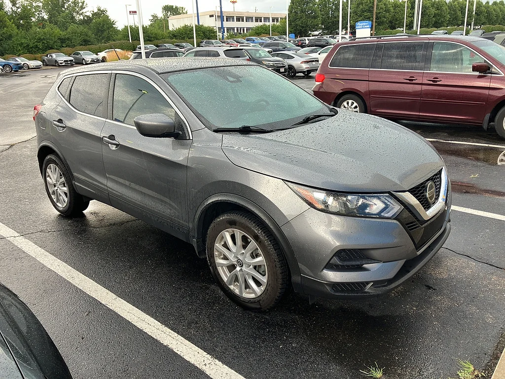 Used 2021 Gun Metallic Nissan S image 31