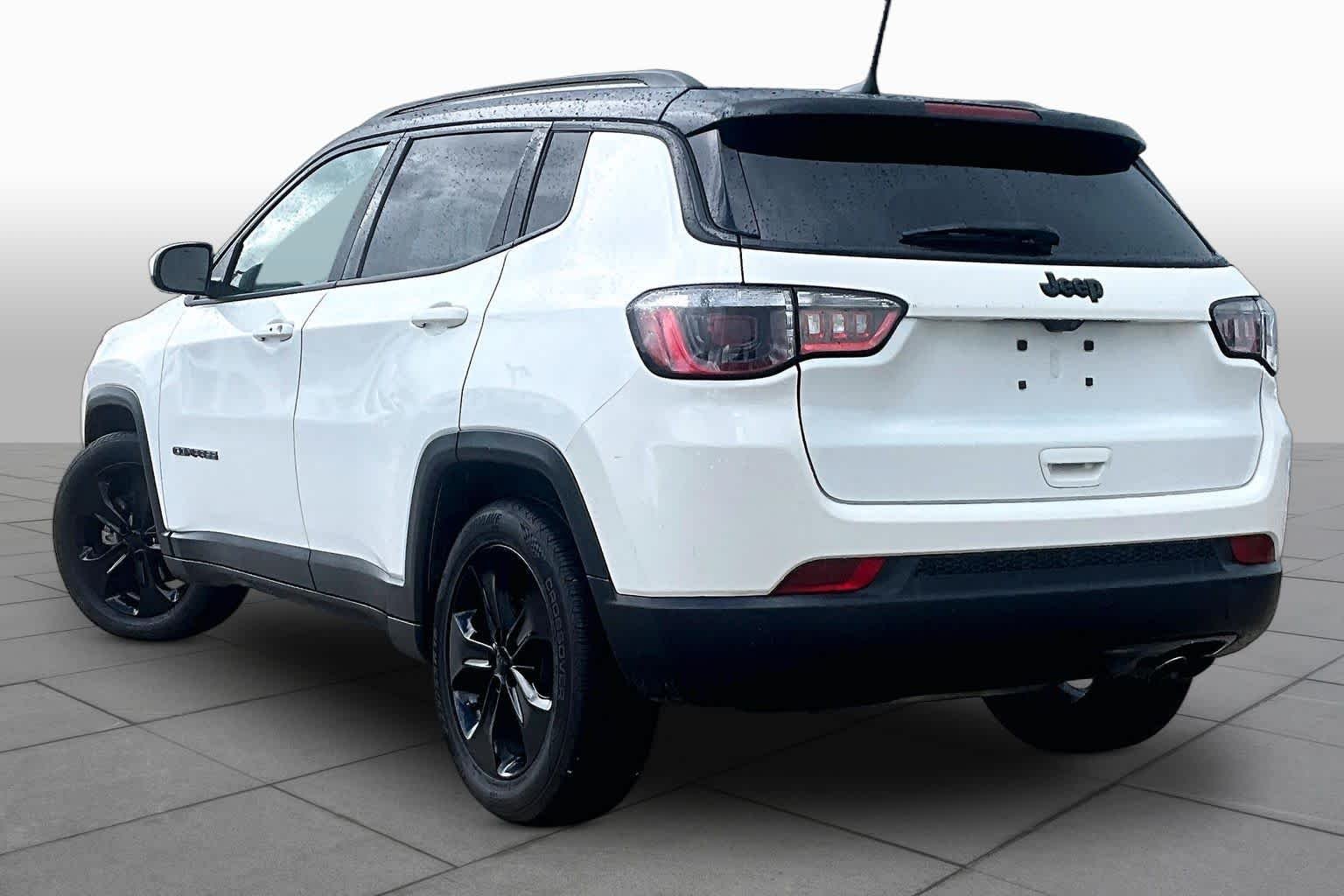 Used 2021 White Clearcoat Jeep Altitude image 11