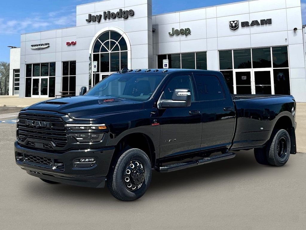 New 2026 Diamond Black Crystal Pearl-Coat Exterior Paint RAM Laramie image 2