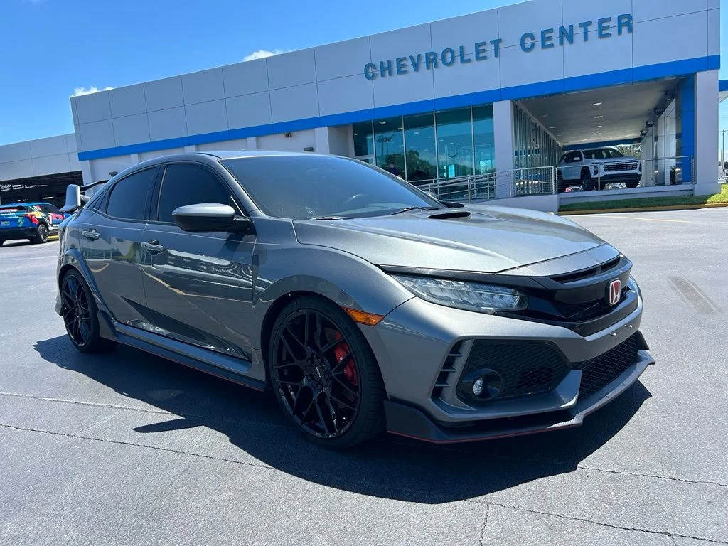 Used 2019  Honda Touring image 2