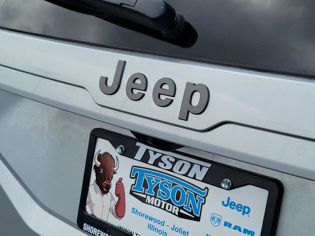 New 2026 Silver Zynith Clearcoat Jeep Laredo image 7
