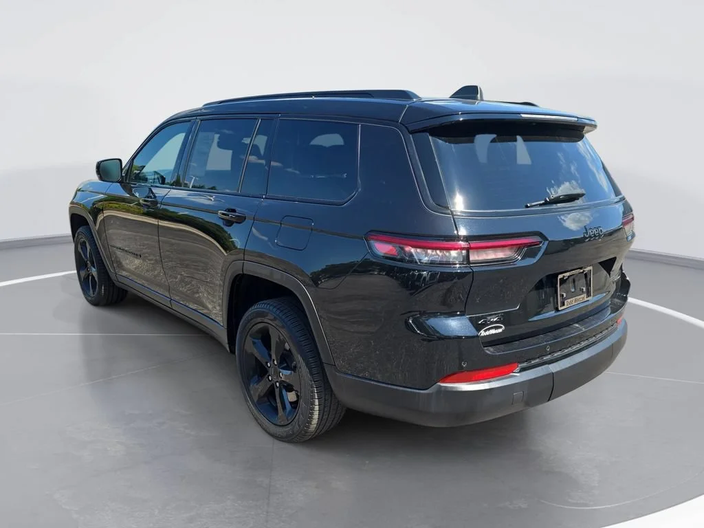 Used 2024 Black Jeep Limited 4x4 image 6