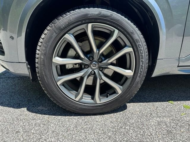 Used 2017 Gray Metallic Volvo T6 Momentum image 2