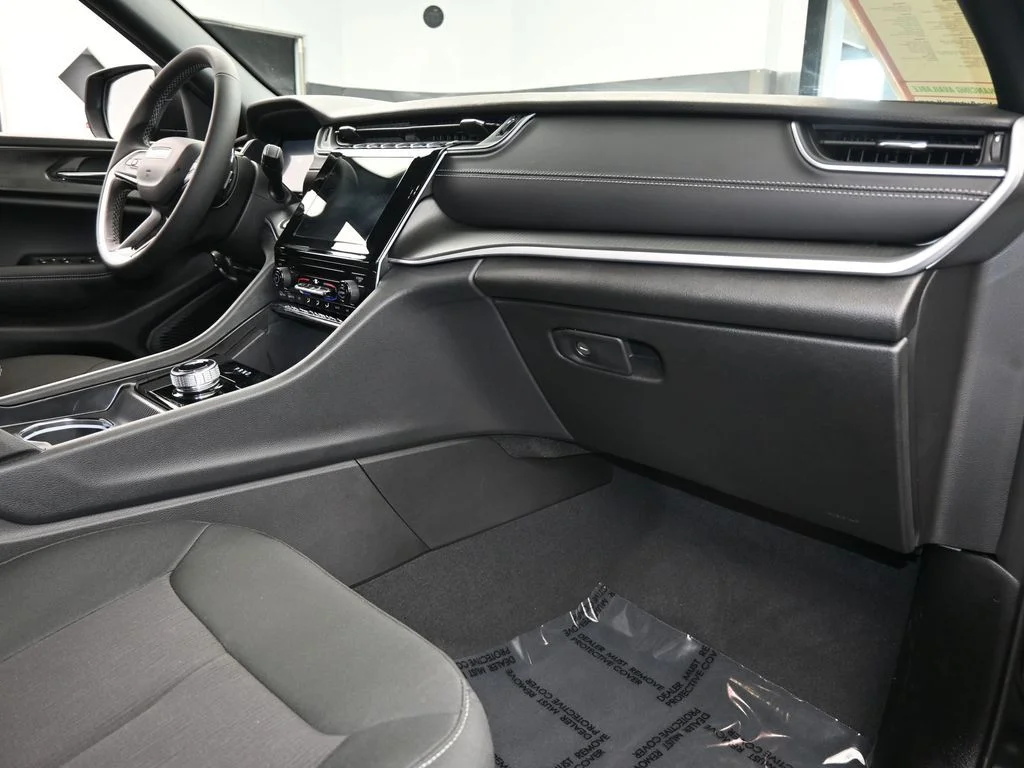 2025 Jeep Grand Cherokee Laredo - Photo 42