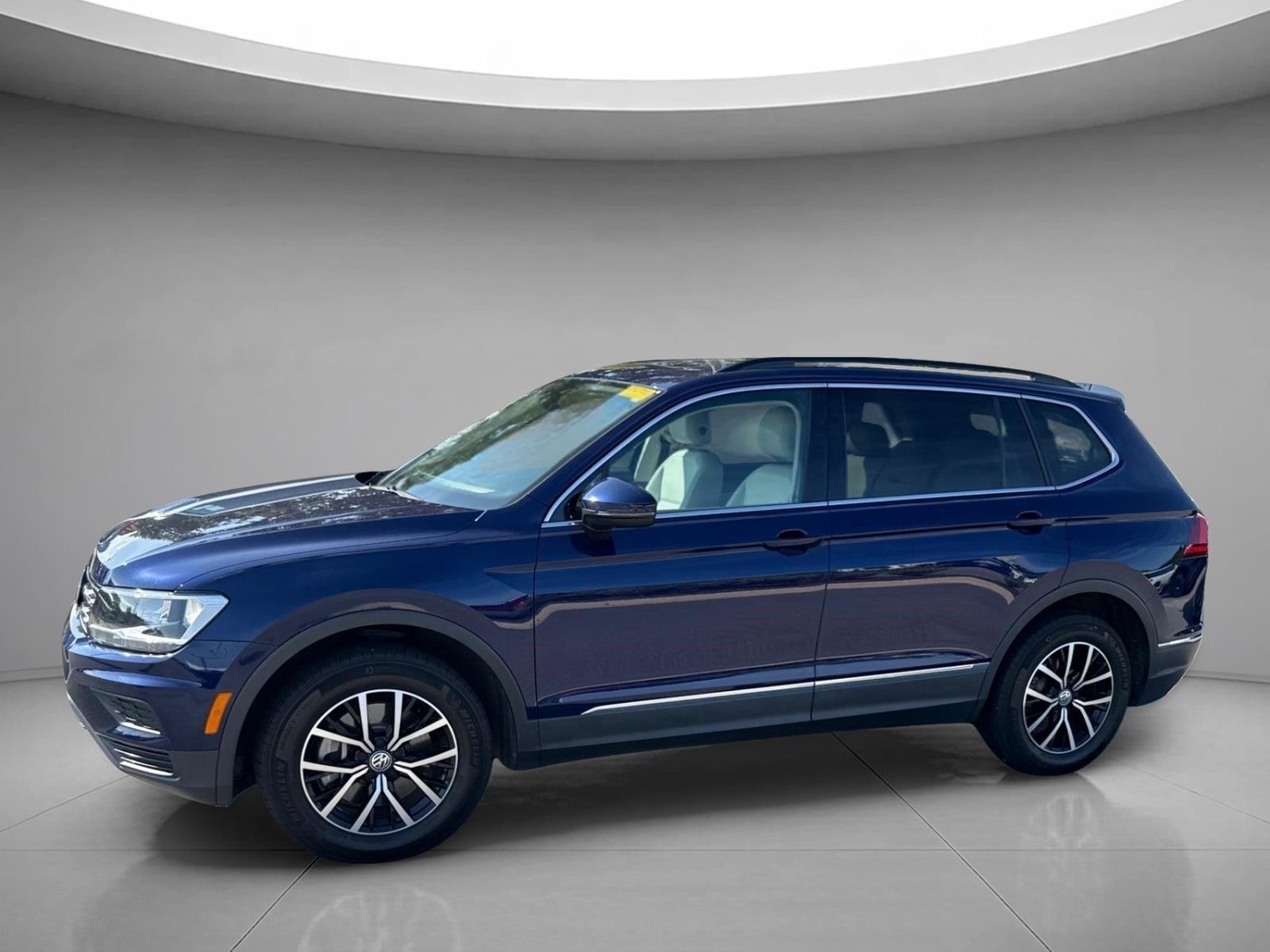 Used 2021 Atlantic Blue Metallic Volkswagen SE image 3