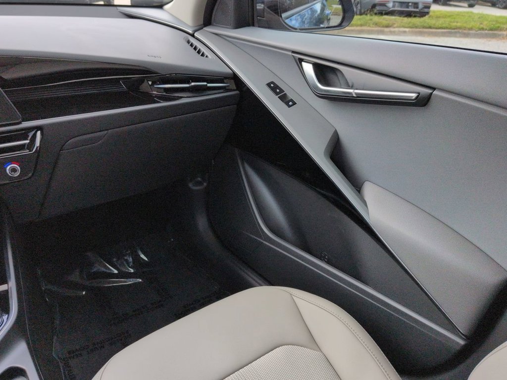 New 2026 Mineral Blue Kia EX image 18