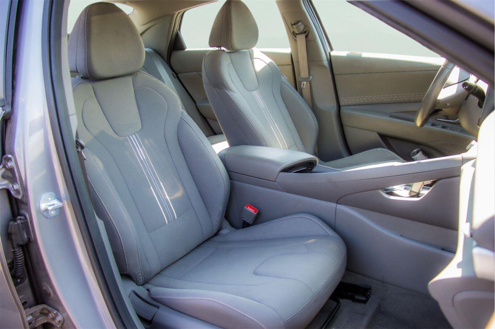 Used 2025 Fluid Metal Hyundai SEL Convenience image 6