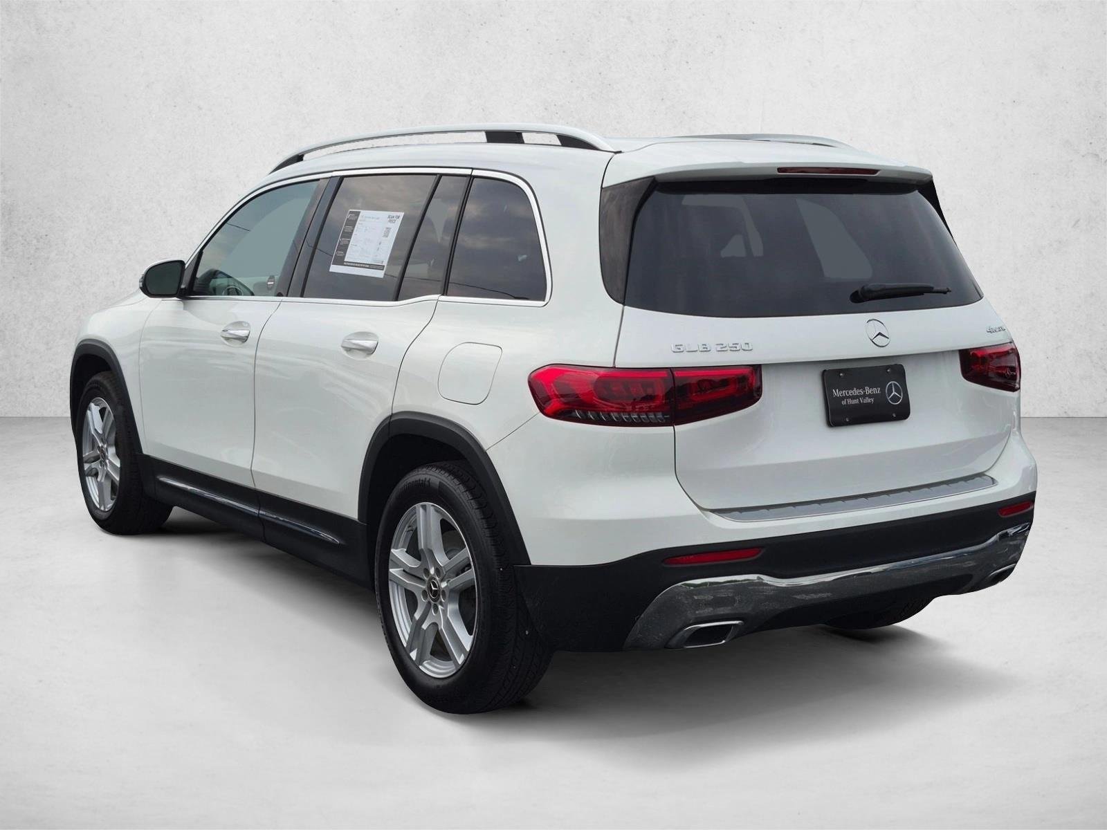 Used 2023 Polar White Mercedes-Benz GLB 250 image 8