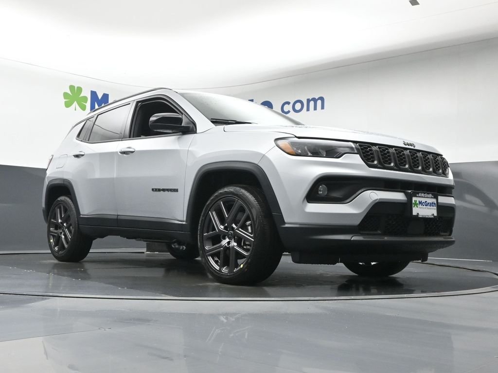 New 2026 Silver Zynith Metallic Clear-Coat Exterior Paint Jeep Latitude image 28