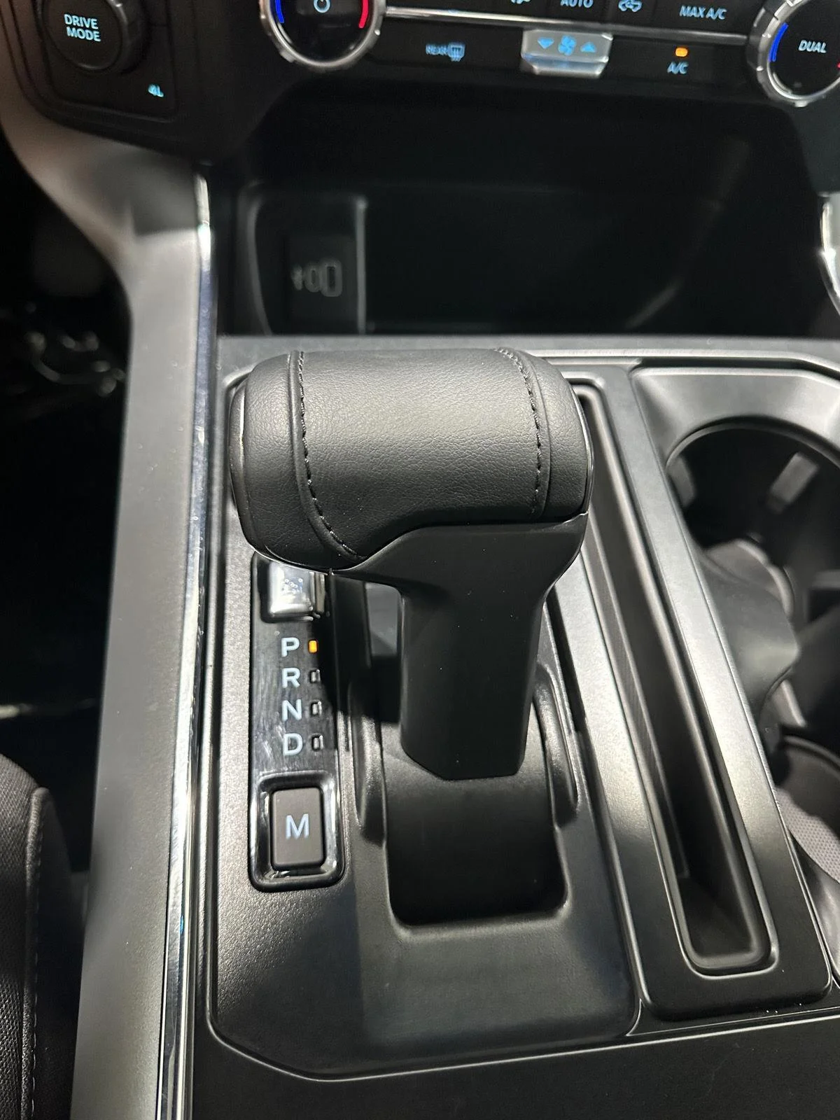 Used 2025 Oxford White Ford XLT image 13