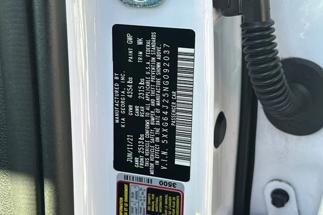 Used 2022 White Kia GT-Line image 29