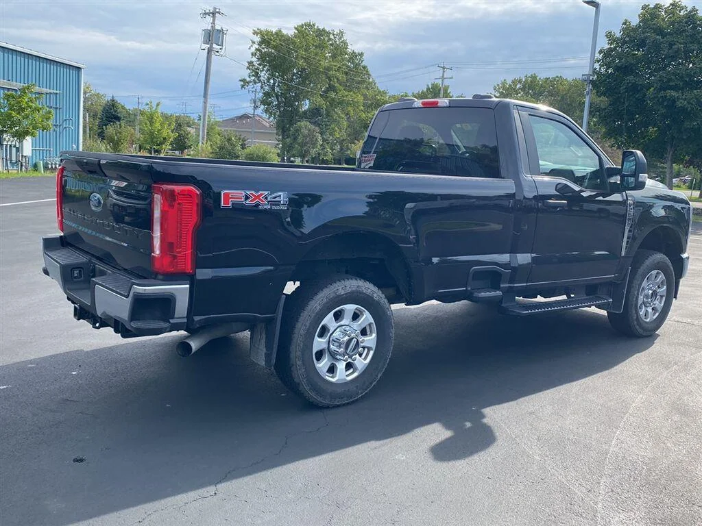Used 2024 Agate Black Ford XLT image 10