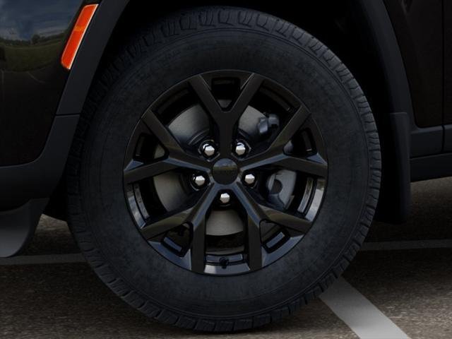 New 2026 Diamond Black Crystal Pearlcoat Jeep Laredo image 8