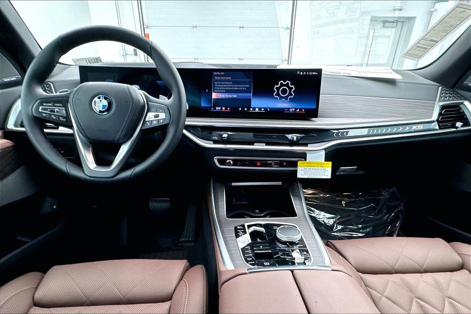 New 2026 Mineral White Metallic BMW xDrive50e image 10