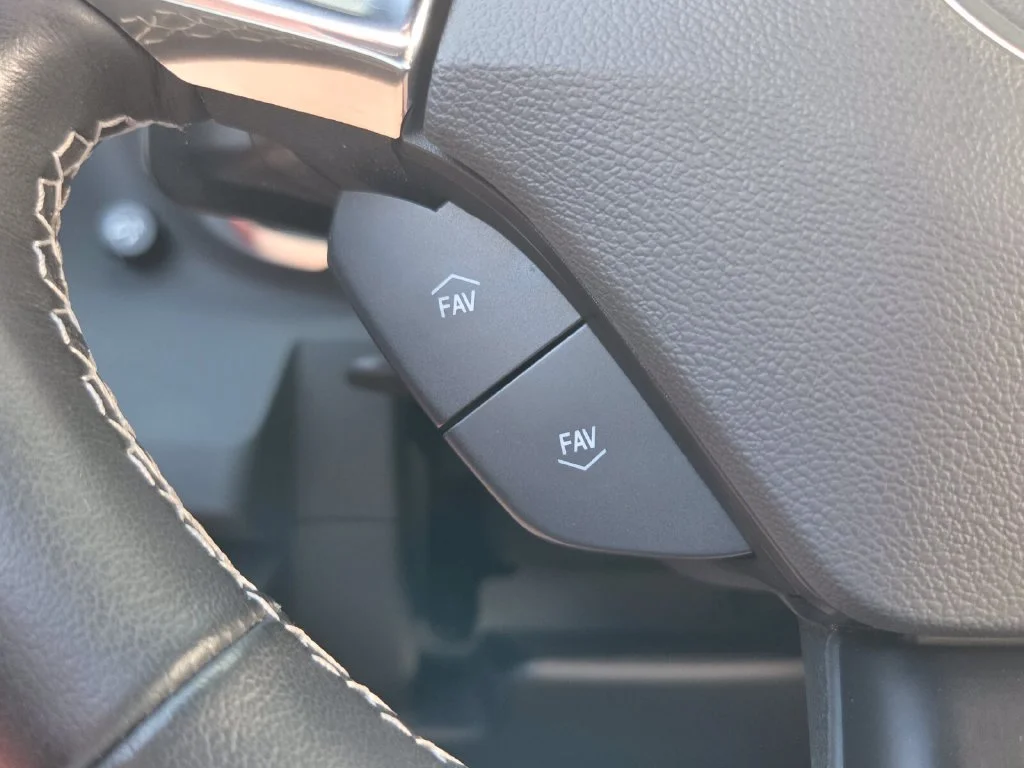 Used 2021 SATIN STEEL GRAY METALLIC Chevrolet LT1 image 28