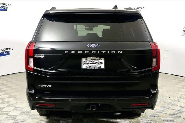 Certified Used 2025 Black Metallic Ford Active image 31