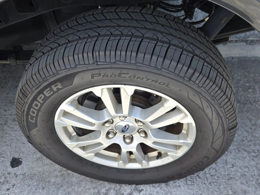 Used 2015 Black Ford Lariat image 5