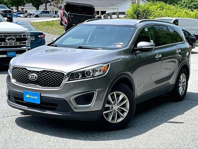 Used 2018 Silver Kia LX image 3