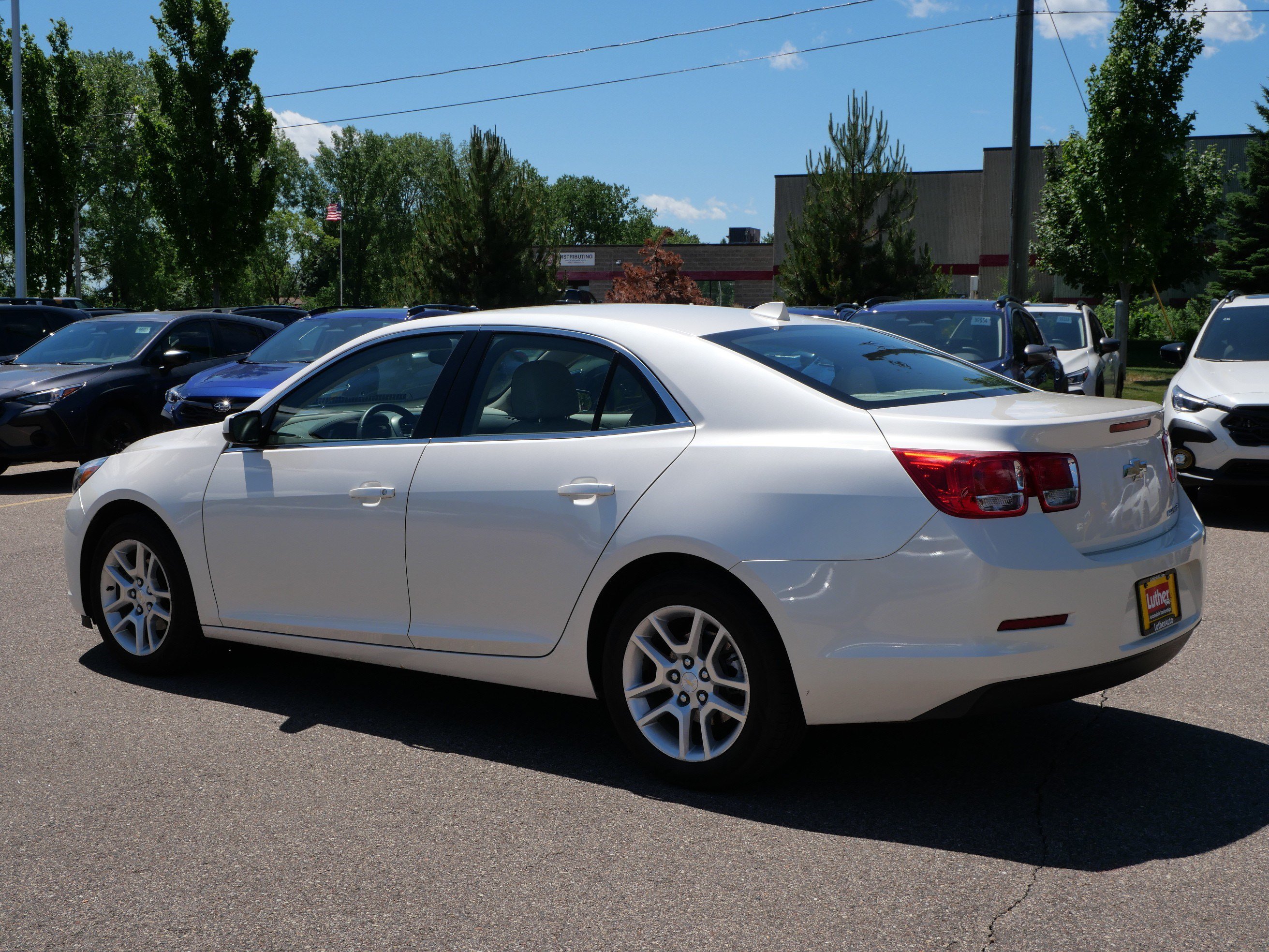 Used 2013 White Diamond Tricoat Chevrolet ECO image 5