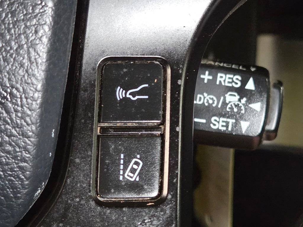 Used 2018 Gray Toyota SR image 31