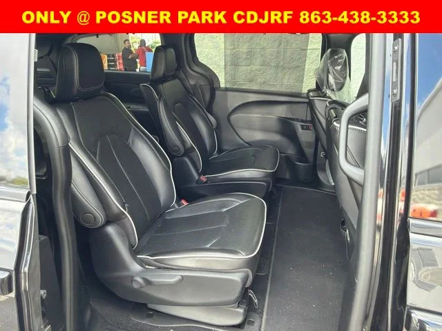 Used 2022 Black Chrysler Limited image 5
