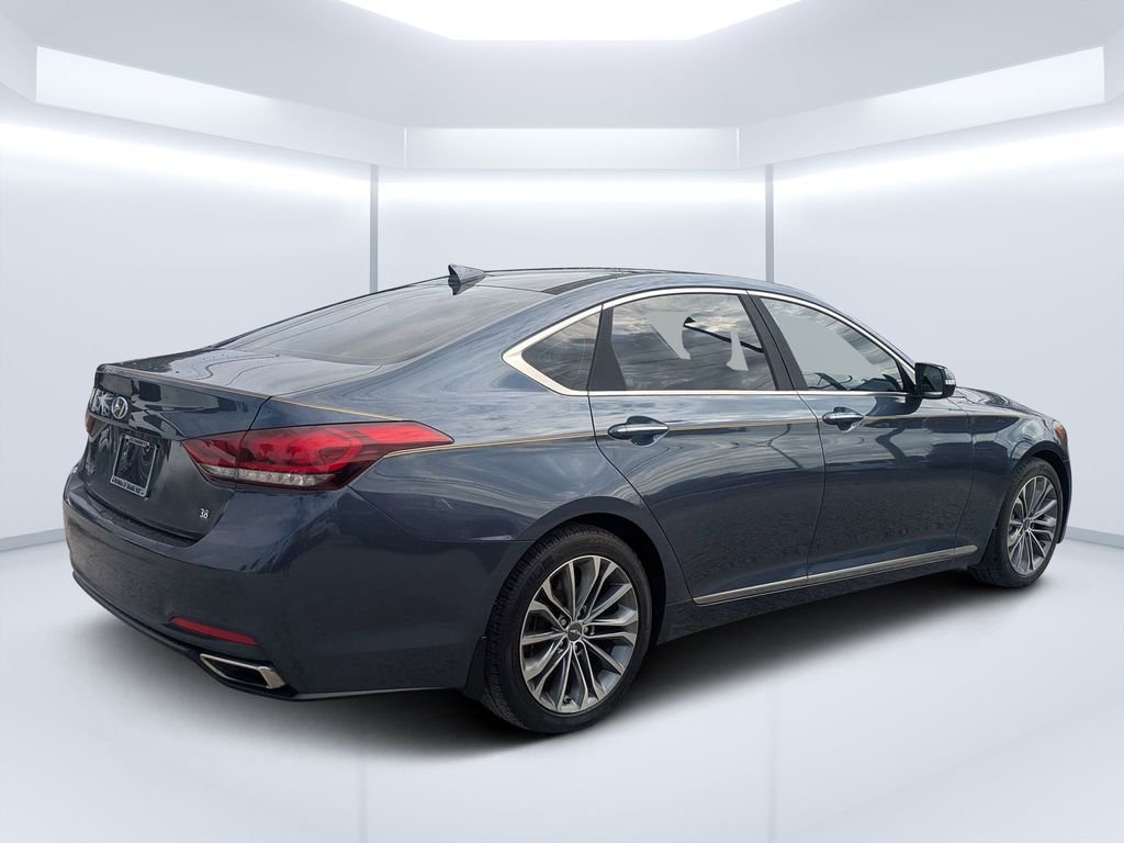 Used 2016 Blue Hyundai 3.8 image 3