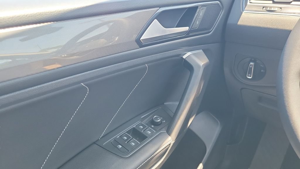 2023 Volkswagen Tiguan SE - Photo 19