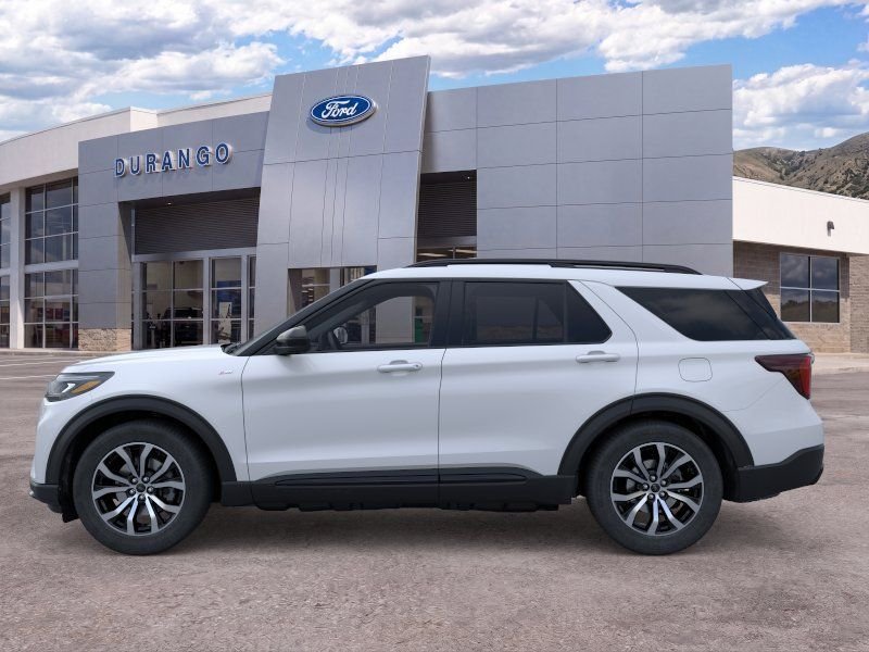 New 2026 Space White Metallic Ford ST-Line image 3