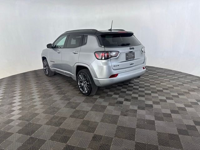 Used 2022 Silver Jeep Limited image 7