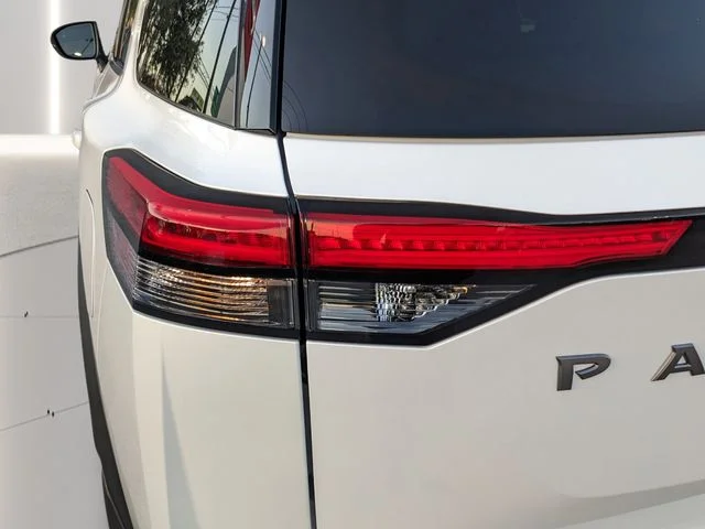 New 2026 Everest White Pearl TriCoat Nissan Platinum image 7