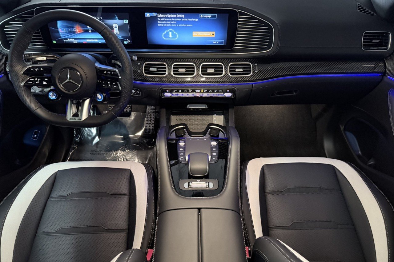 New 2026 MANUFAKTUR Moonlight White Metallic Mercedes-Benz AMG® GLE 63 S 4MATIC+ Coupe image 9