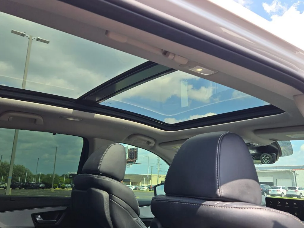 Used 2023 White Acura Technology image 8