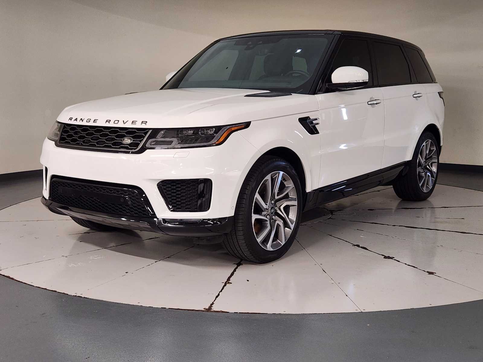Used 2022 Fuji White Land Rover HSE Silver Edition image 1