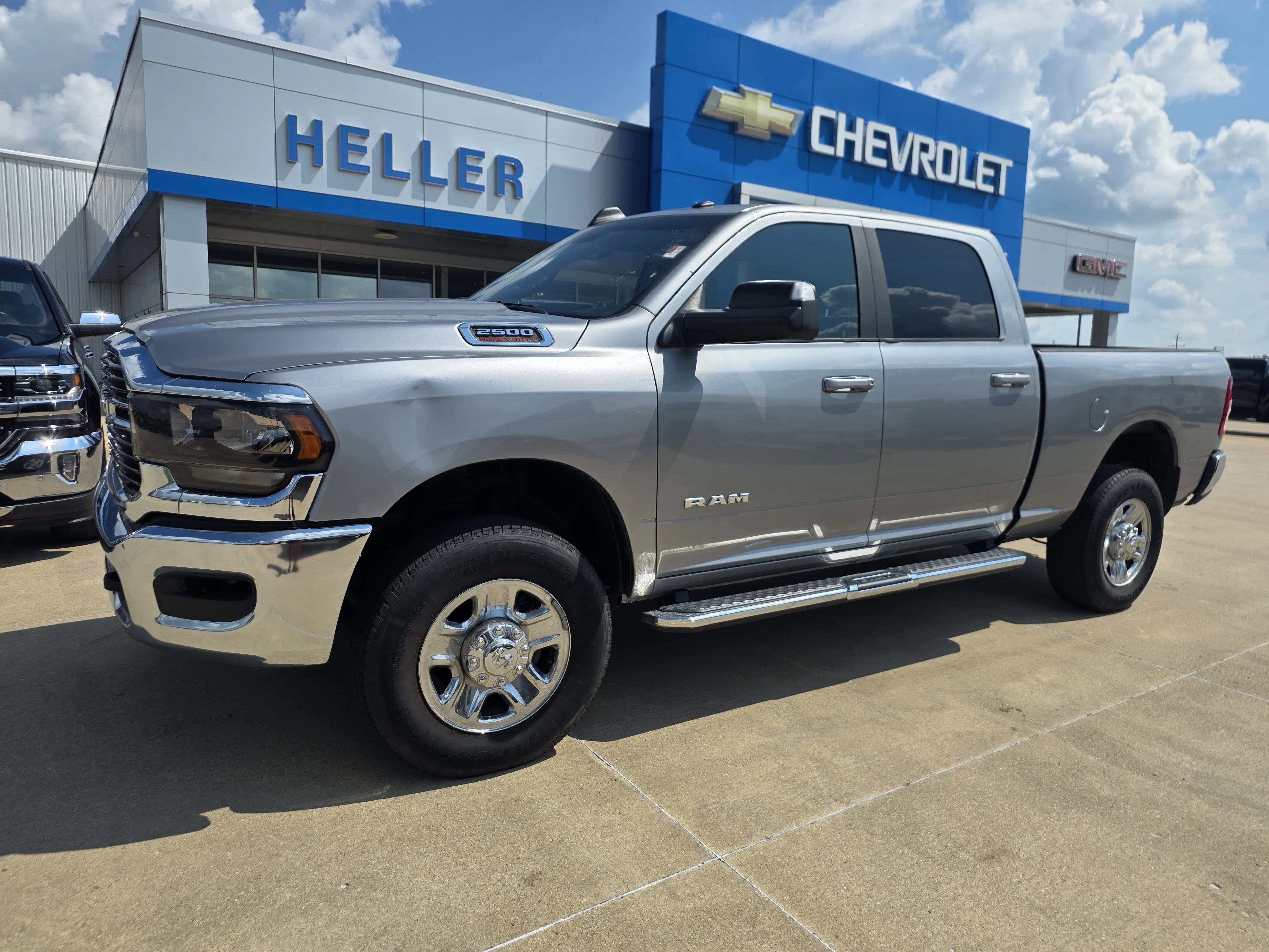 Used 2022 Billet Silver Metallic Clearcoat Ram Big Horn image 3