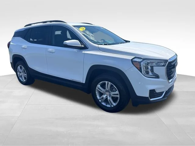Used 2024 Summit White GMC SLE image 8