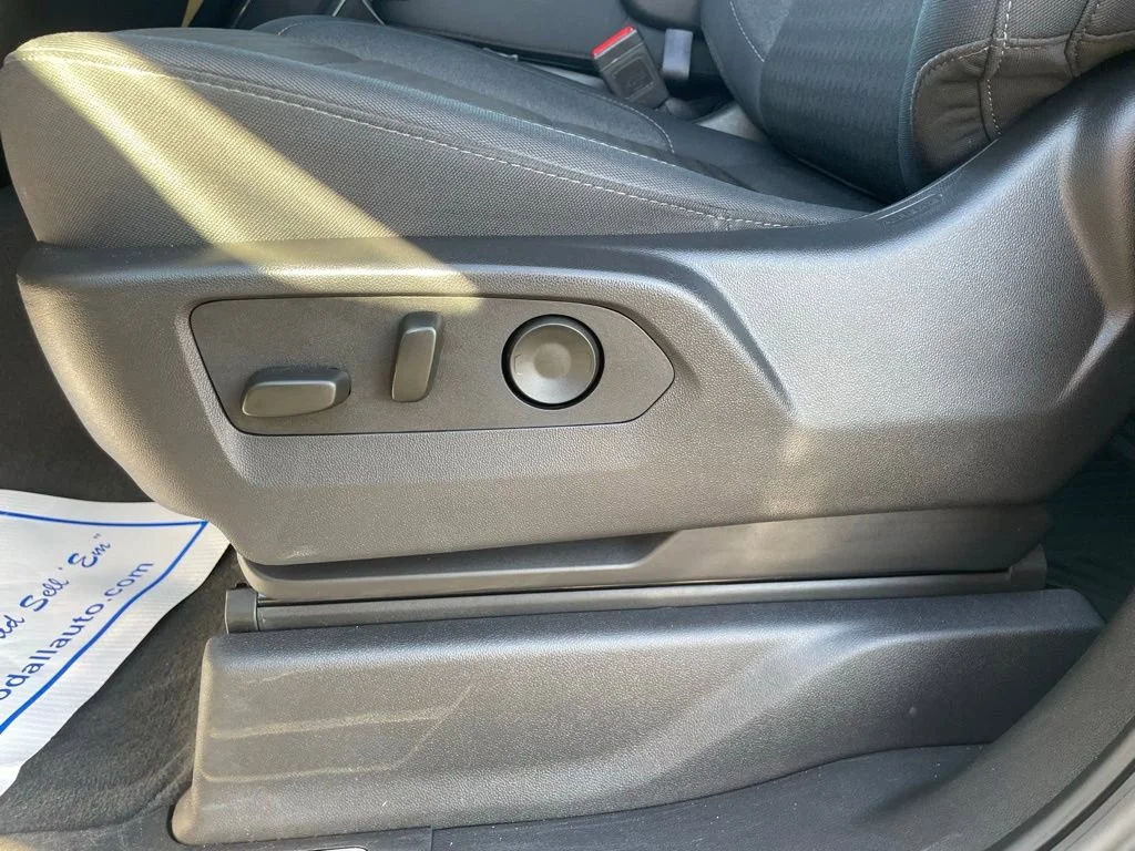 Used 2025 Cypress Gray Chevrolet LT image 14