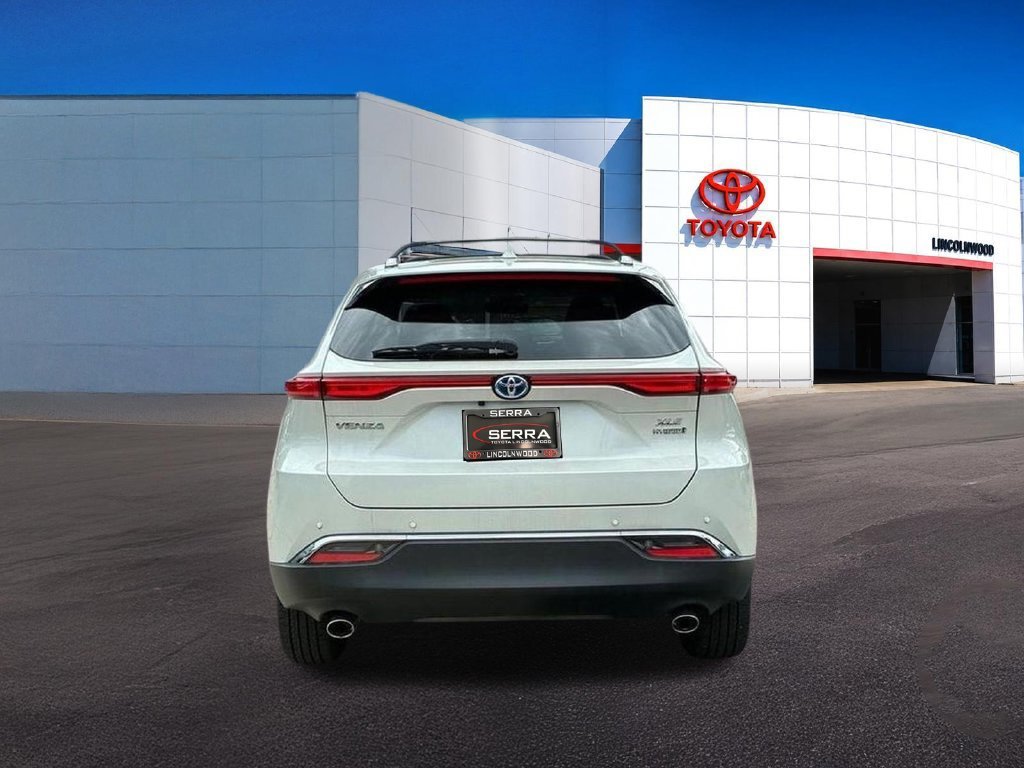 Used 2022 White Toyota XLE image 8
