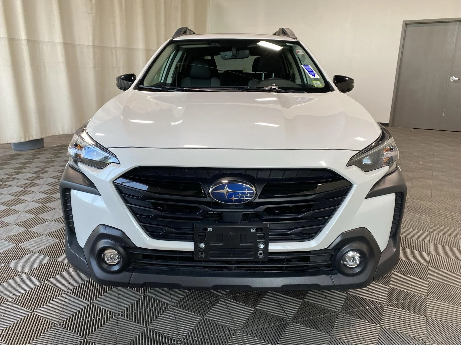 Used 2025 Crystal White Pearl Subaru Onyx Edition image 5
