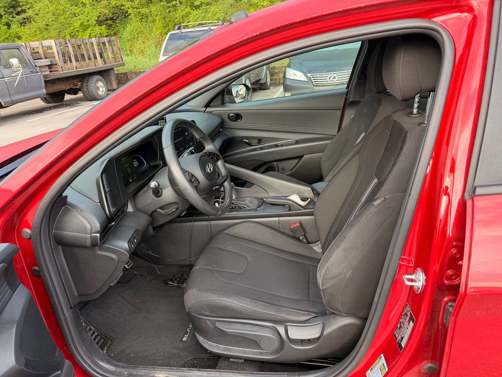 Used 2025 Ultimate Red Hyundai SEL Sport image 6