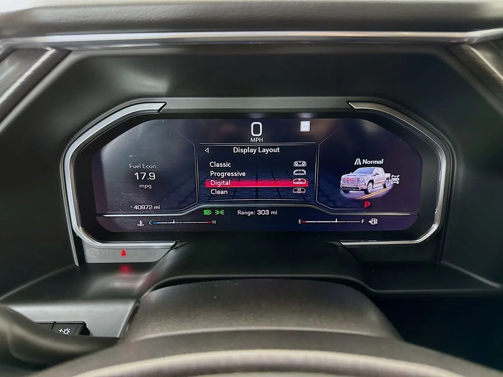 Used 2022 Silver GMC Denali Ultimate image 34