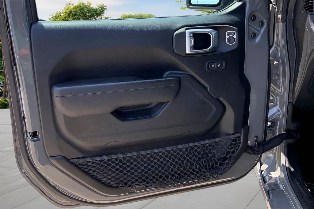 Used 2023 Gray Jeep Sport S image 21