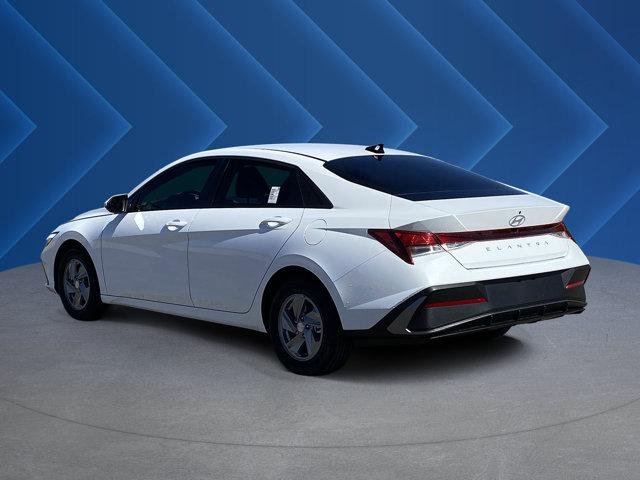 New 2026 Serenity White Hyundai SE image 5