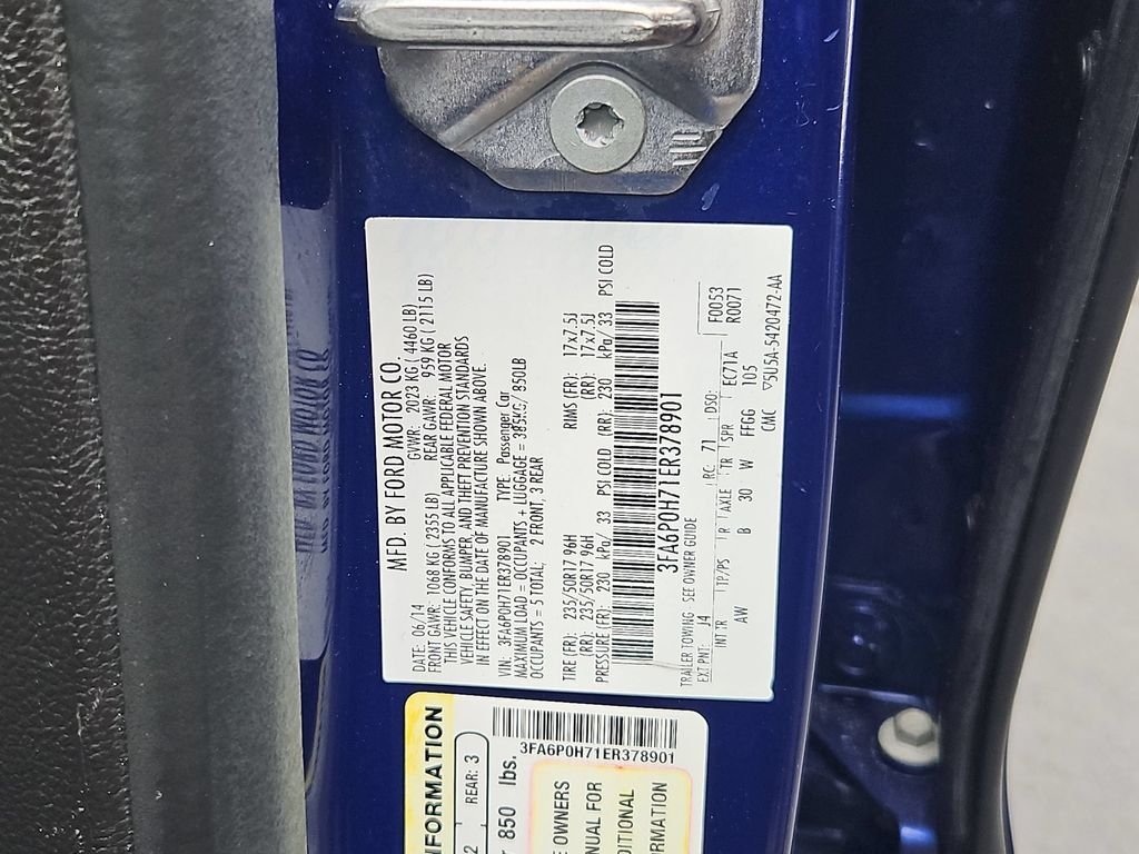 Used 2014 Blue Metallic Ford SE image 32