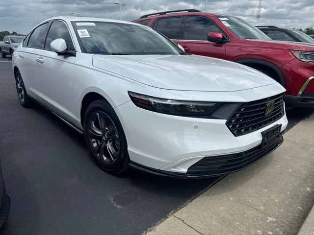 Used 2025 White Honda EX-L image 2